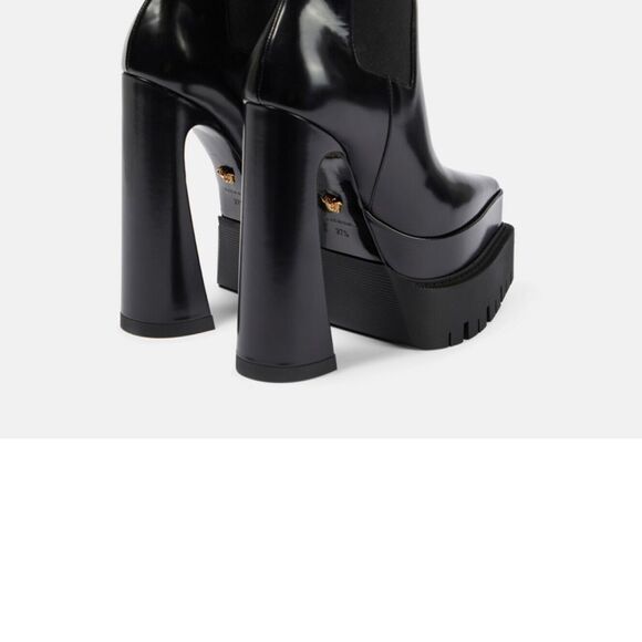 Brand new!! Versace - Aevitas Pointy leather platform ankle boots - Picture 16 of 16